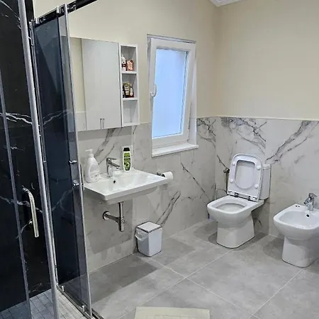 Koman_lakeview_apartments Apartamento